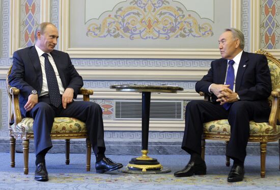 Vladimir Putin meeting Nursultan Nazarbayev