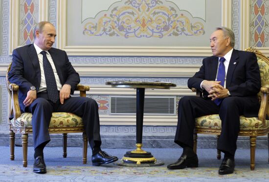 Vladimir Putin meeting Nursultan Nazarbayev