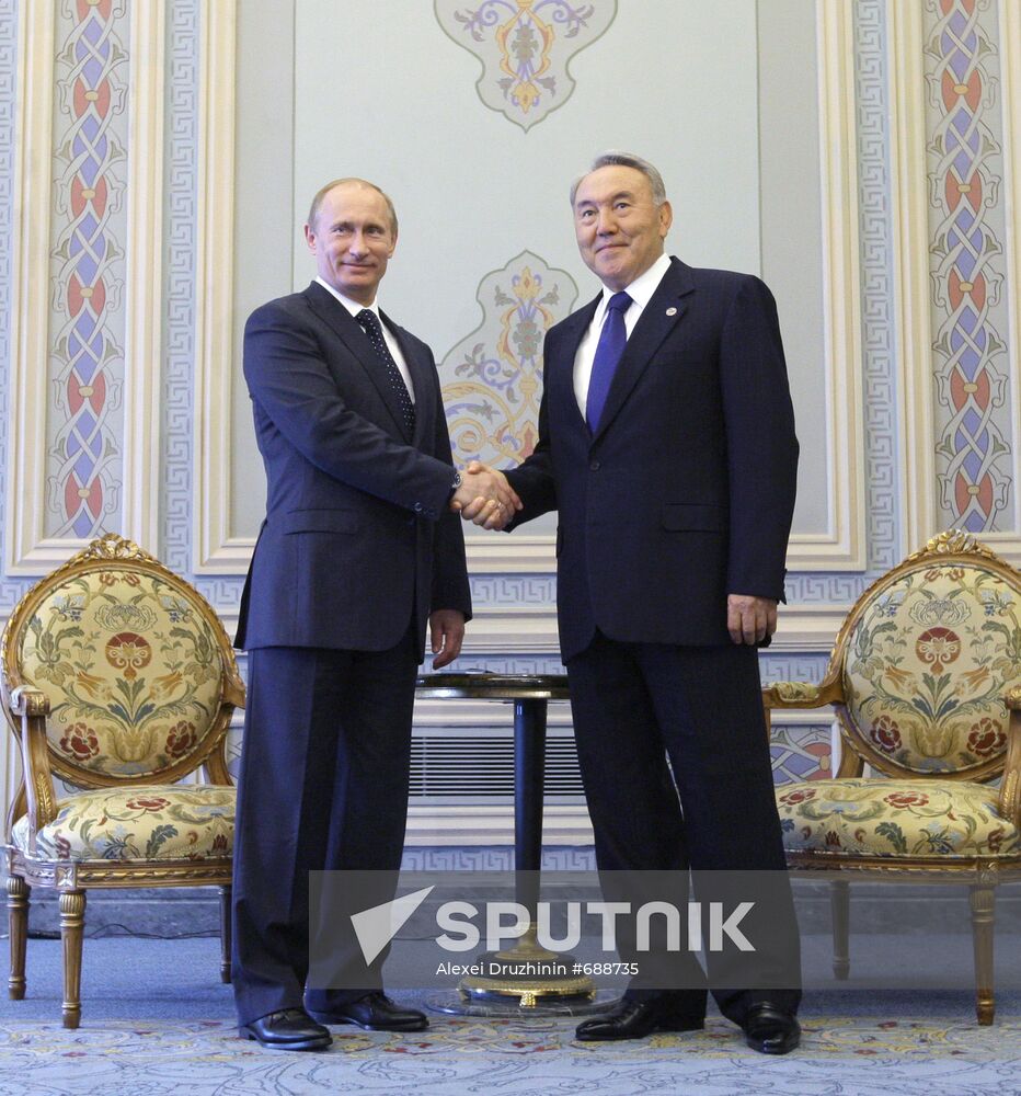 Vladimir Putin meeting Nursultan Nazarbayev