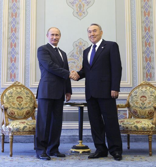 Vladimir Putin meeting Nursultan Nazarbayev