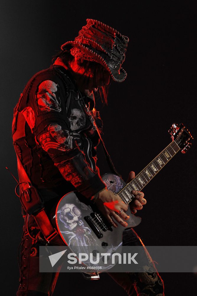 Guns N' Roses perform at Olimpiisky Sports Complex