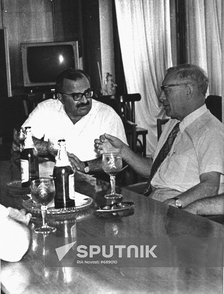 Chess players Tamaz Georgadze and Mikhail Botvinnik