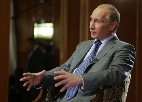 Vladimir Putin gives interview to French journalists