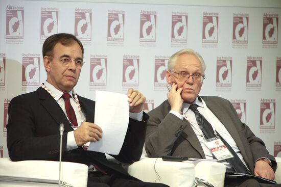 Maurits Jochems and Mikhail Konarovsky
