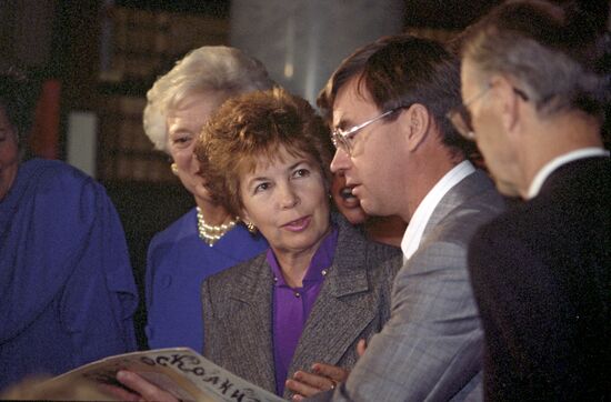 Barbara Bush and Raisa Gorbacheva