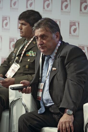 Semyon Bagdasarov and Carlos Medina