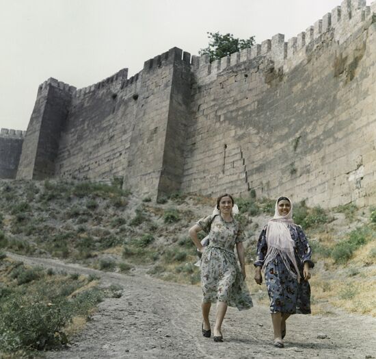 Fortress wall Naryn-Kala