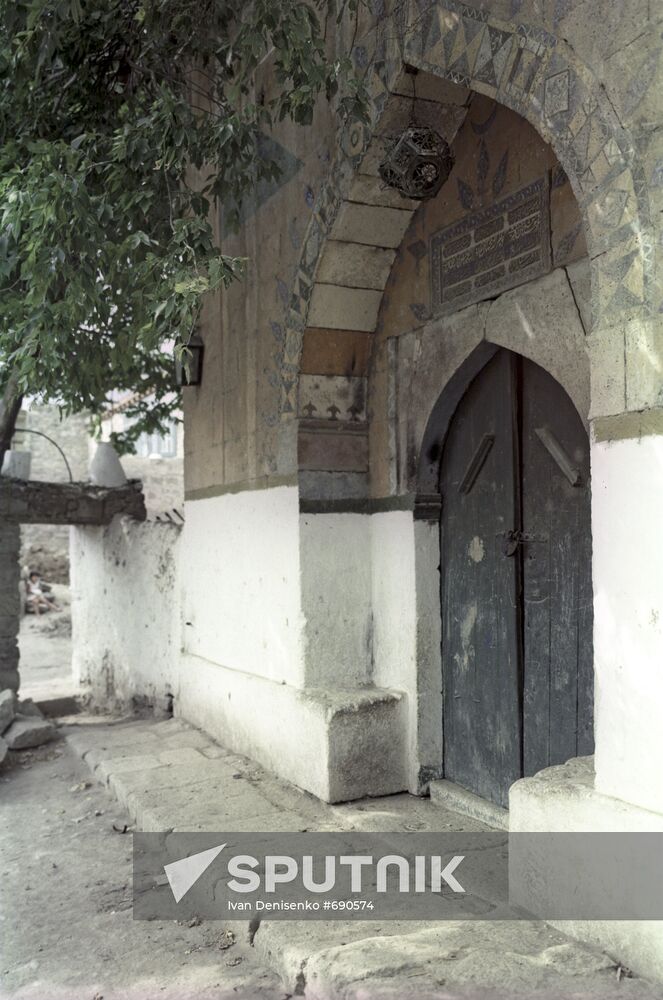 Entrance to Kilsa Mosque