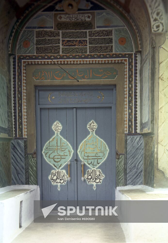 Entrance to Derbent Juma Mosque