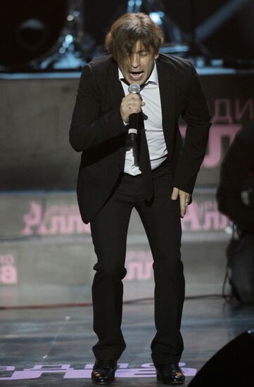 Bi-2 band frontman Lyova