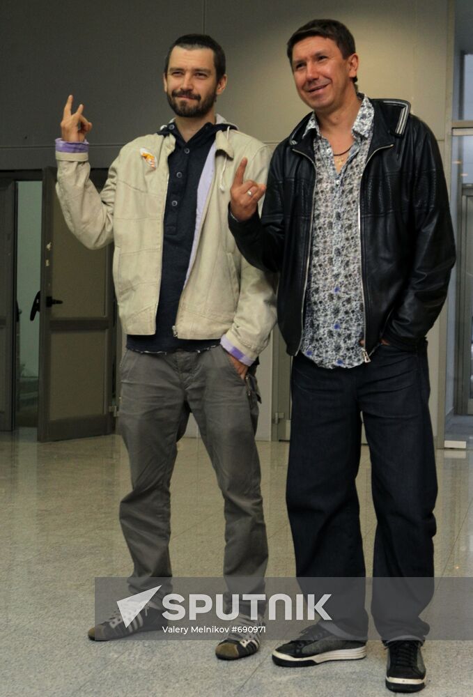 Members of Uma2Rman music duo