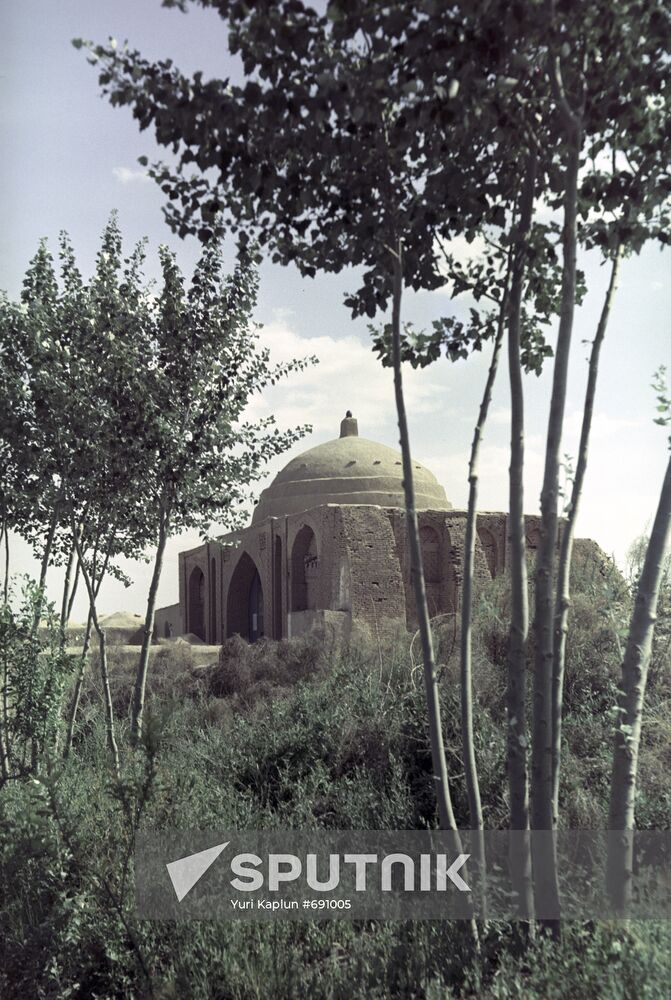 Mosque Mausoleum of Talakhtan-Baba