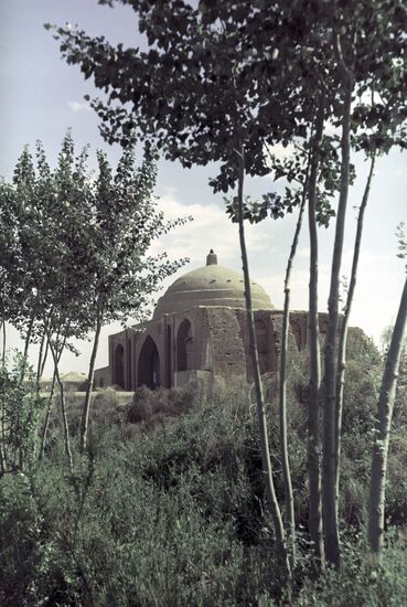 Mosque Mausoleum of Talakhtan-Baba