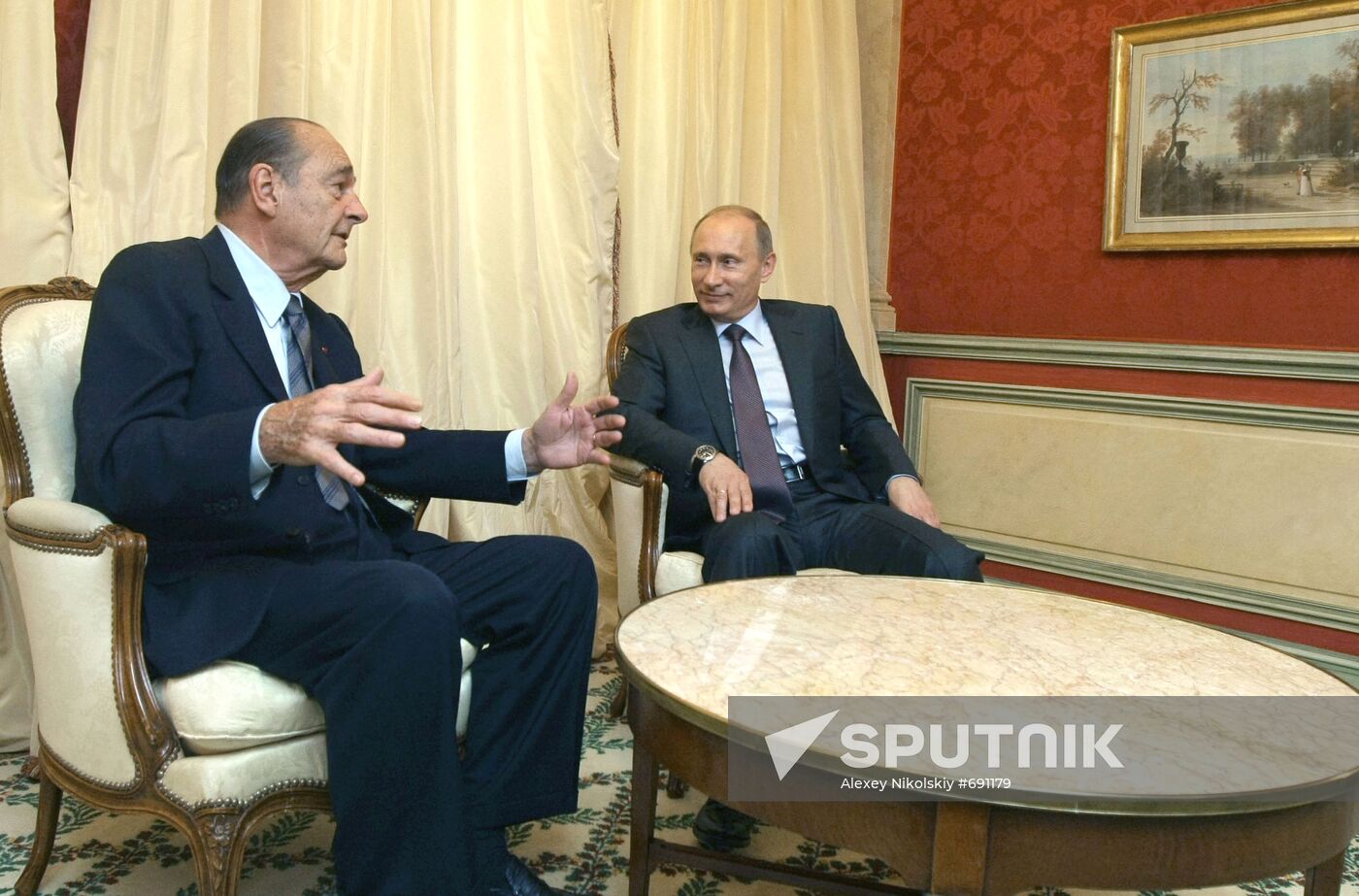 Vladimir Putin visits Paris. Day two