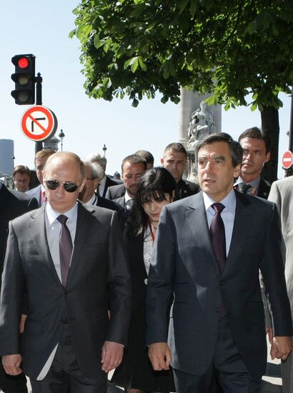 Vladimir Putin visits Paris. Day two
