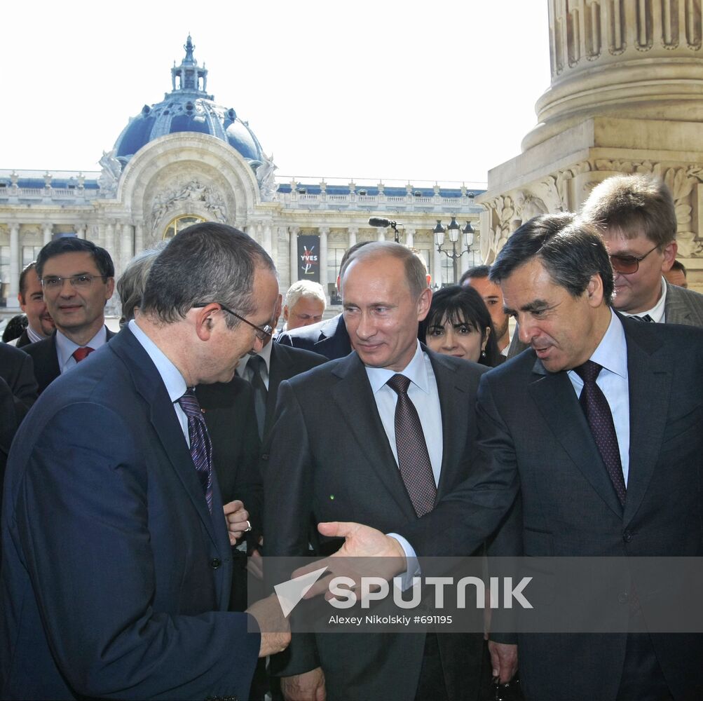 Vladimir Putin visits Paris. Day two