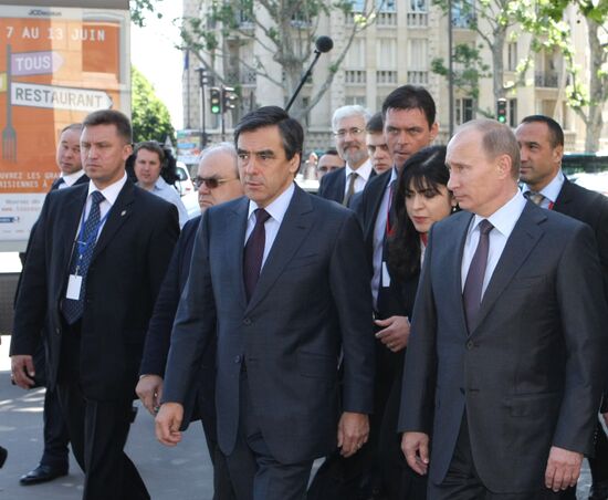 Vladimir Putin visits Paris. Day two