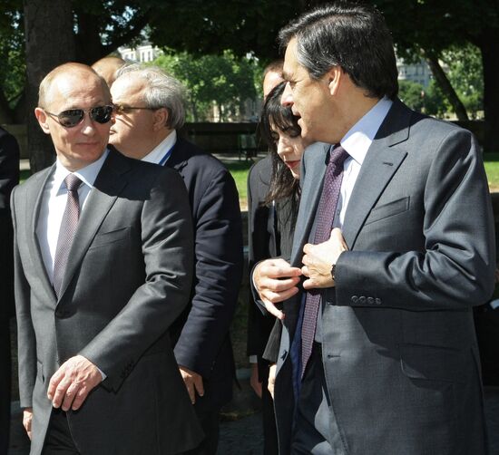 Vladimir Putin visits Paris. Day two