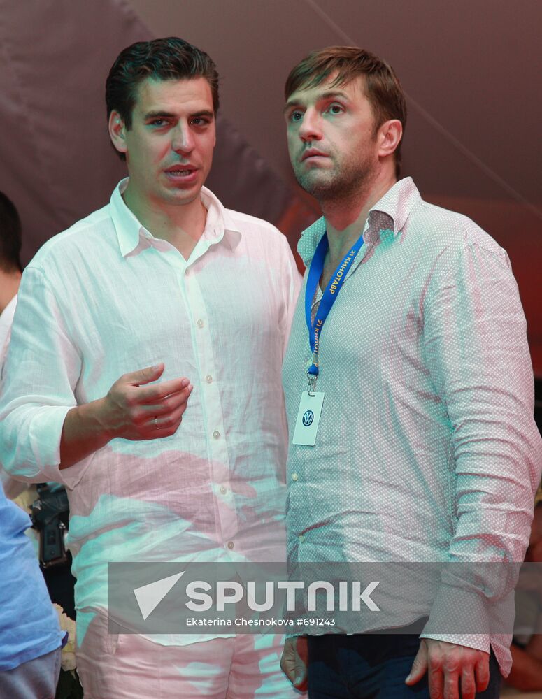 Dmitry Dyuzhev, Vladimir Vdovichenkov
