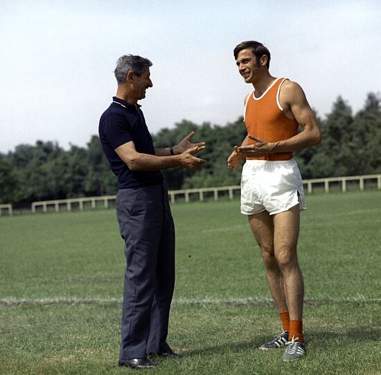 Viktor Saneev with his coach Akop Karselyan