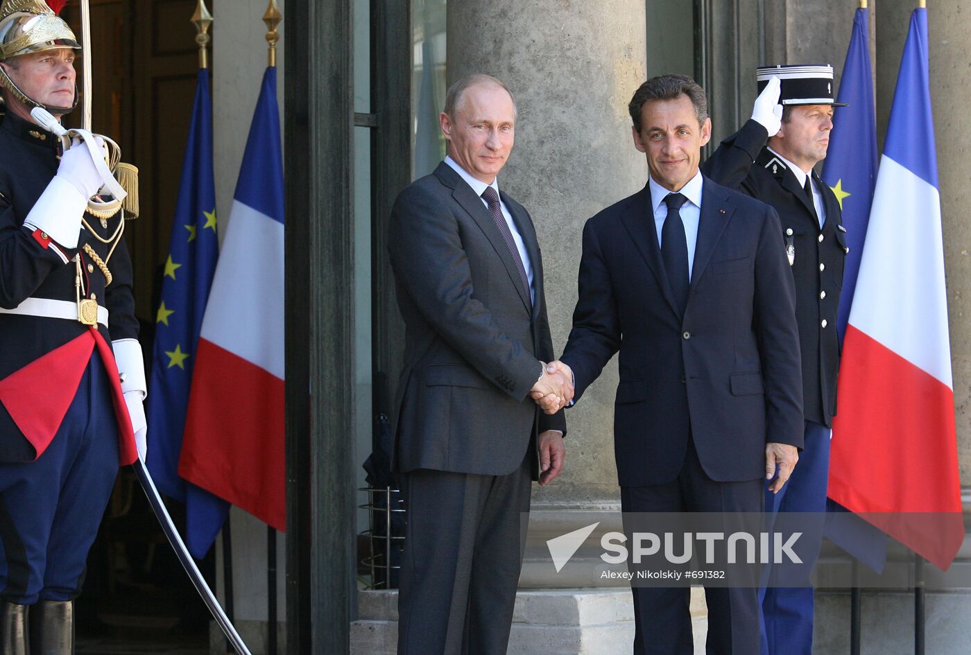 Vladimir Putin in Paris. Day Two