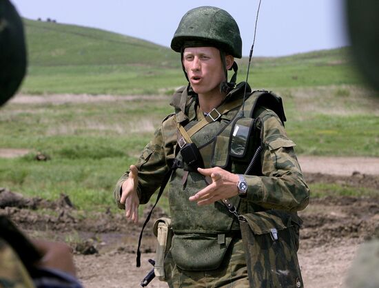 Officer gives a combat task definition.