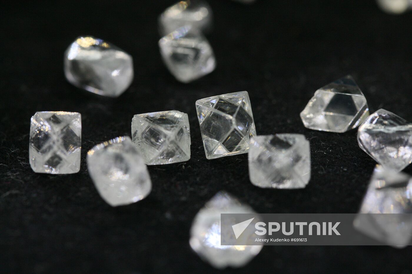 Kristall diamond polishing company in Smolensk