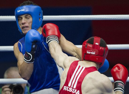 Abdulkader Bouhenia, Artur Beterbiev