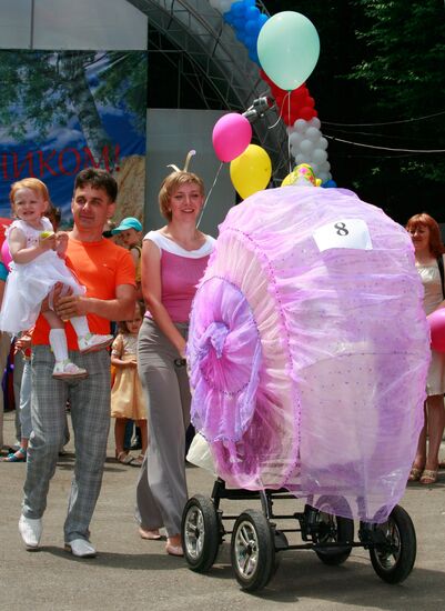 Baby Carriage Parade staged in Stavropol