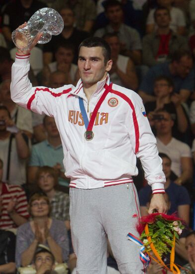 Artur Beterbiev