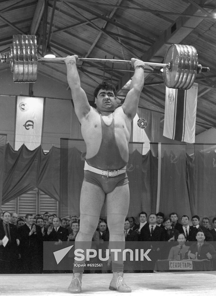 Weight lifter Vasily Aksenov