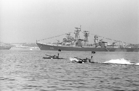 Tanks crossing a water obstacle
