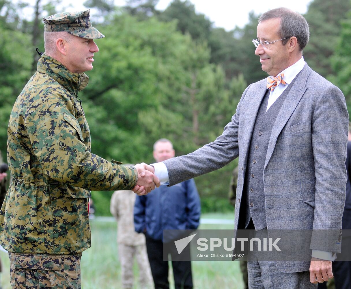 Toomas-Hendrik Ilves, Paul Brier