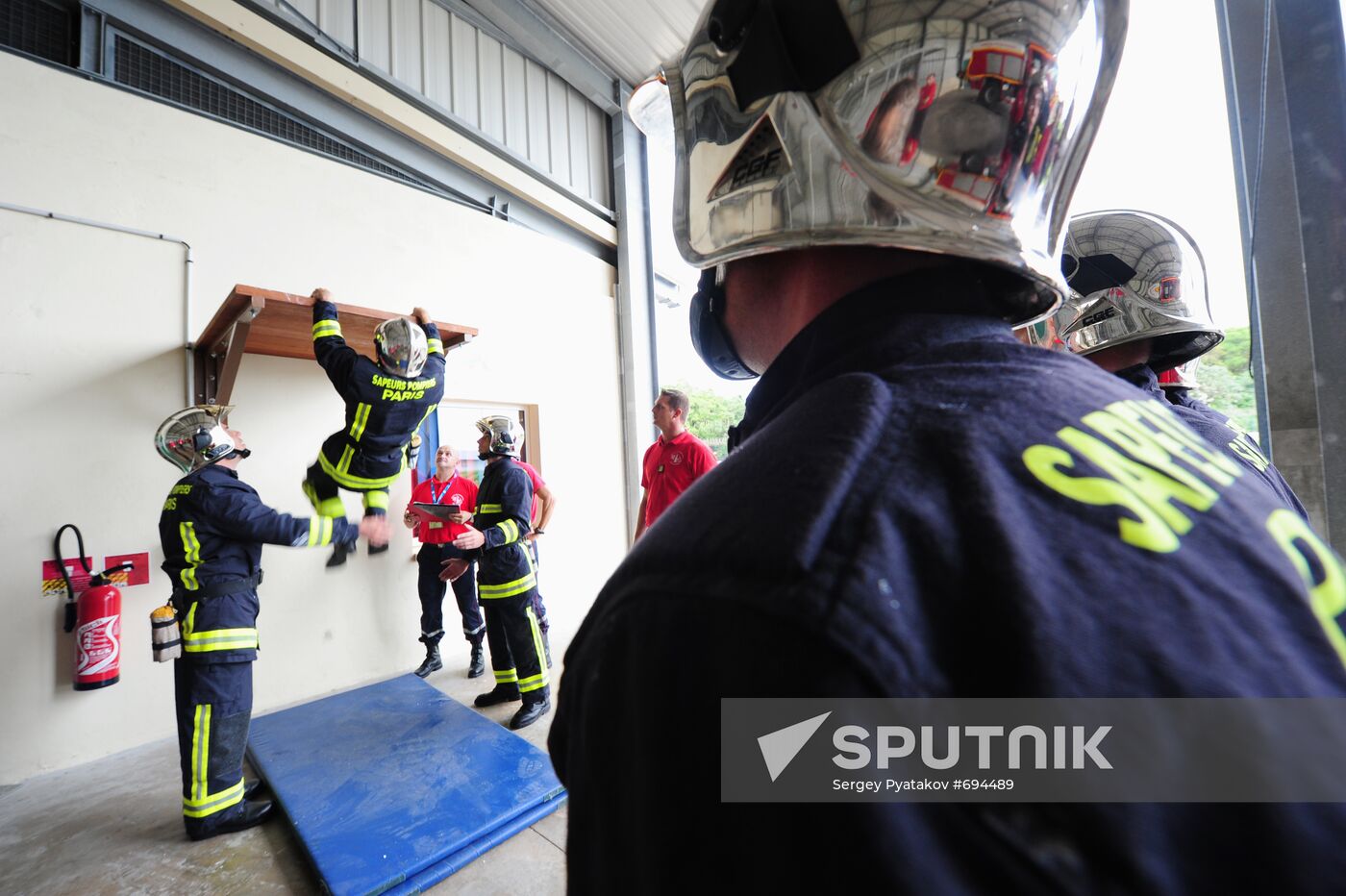 Paris fire-fighting brigade training