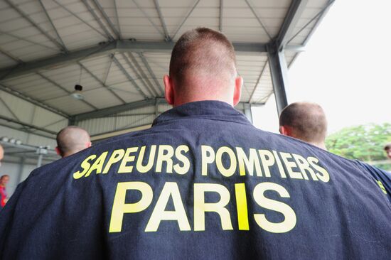 Paris fire-fighting brigade training