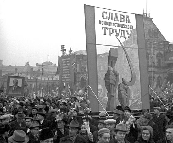 Demonstration of working people on Red Square on November 7