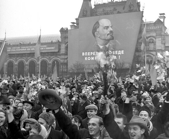 Demonstration of working people on Red Square on November 7