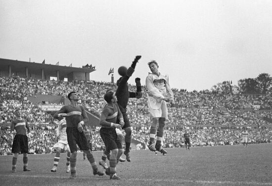 Football at Dinamo stadium