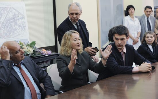 Mikhail Davydov and Carol Greider