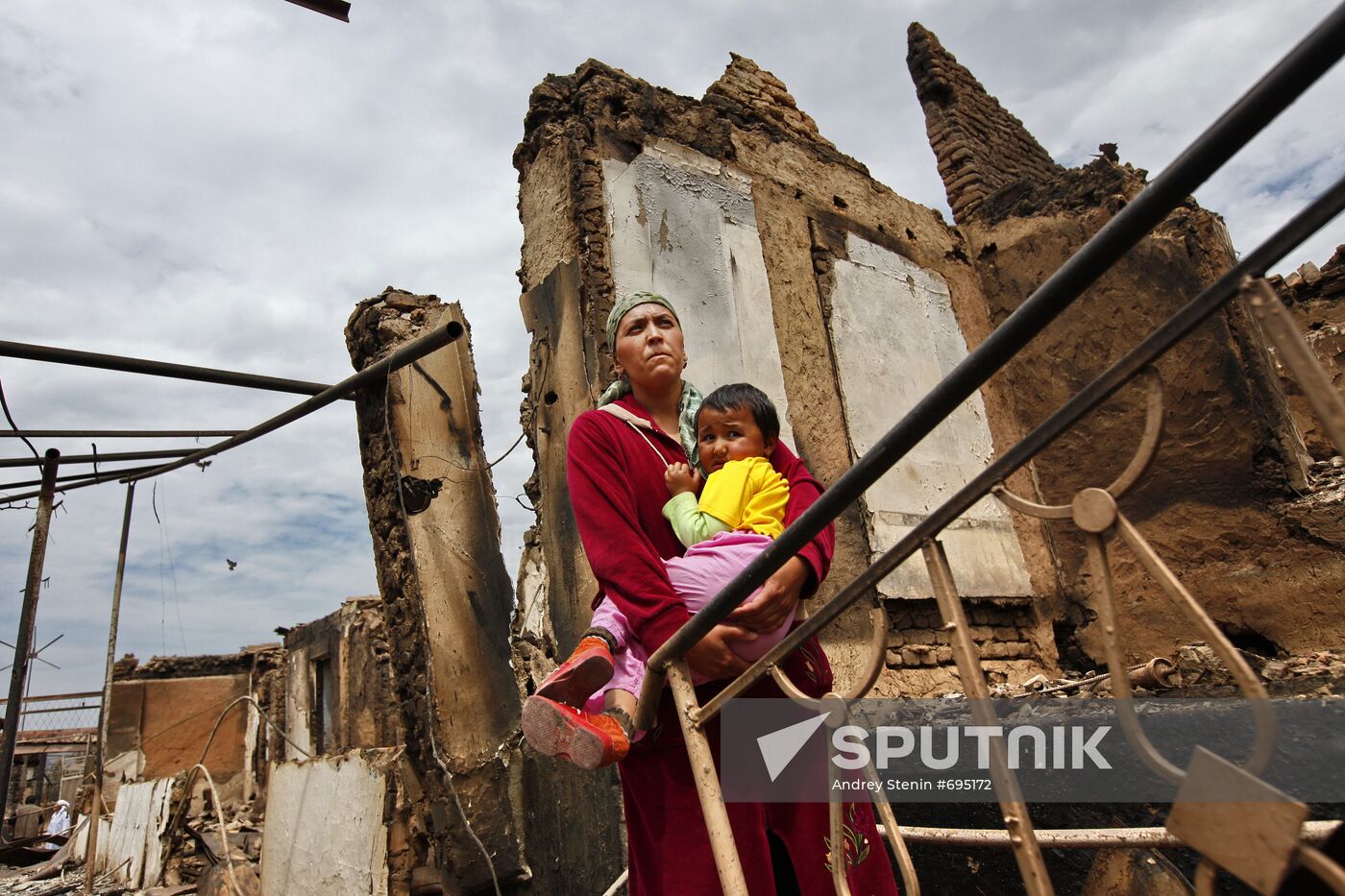 Kyrgyz village of Kyr-Aryk devastated by ethnic clashes