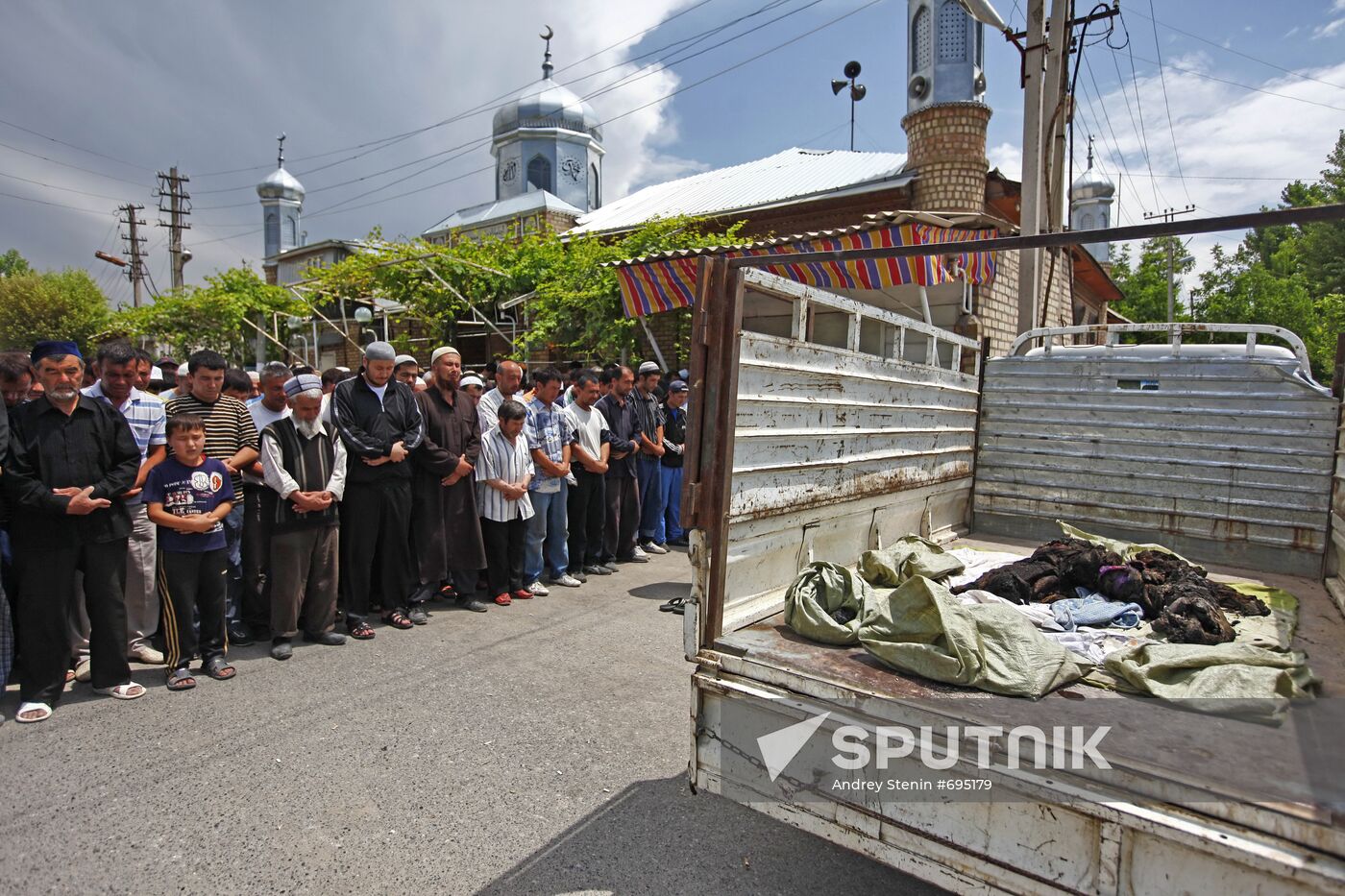 Kyrgyz town of Osh hit by ethnic clashes