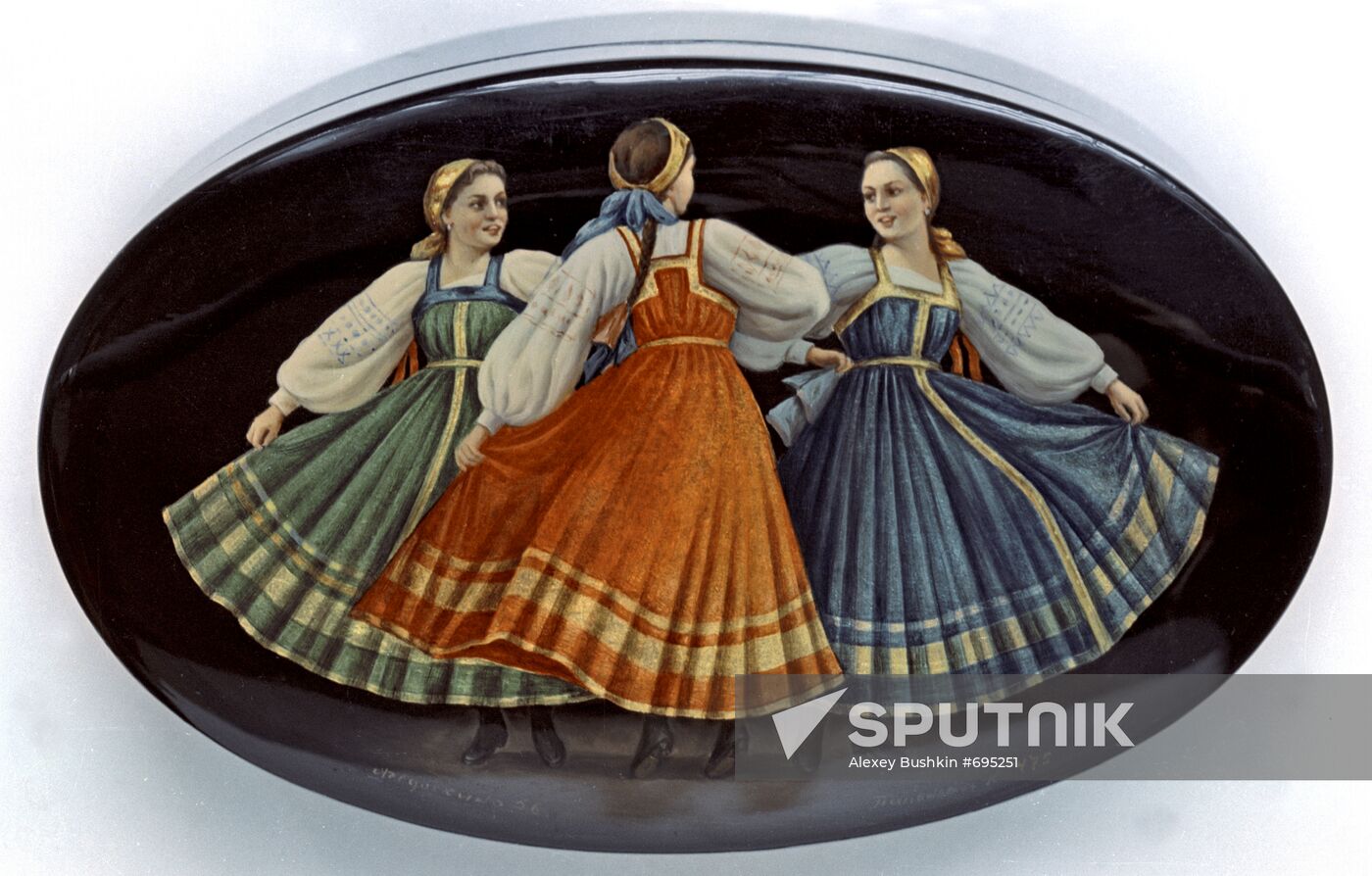 Miniature piece "Dance."Fedoskino Factory of Miniature Painting