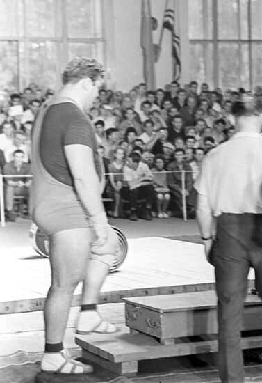 Soviet athlete Leonid Zhabotinsky