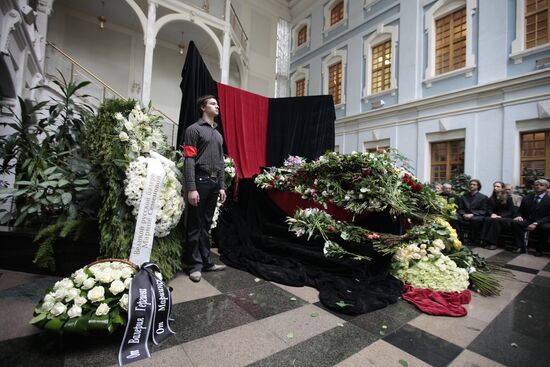 Last respects paid to ballet dancer Marina Semyonova
