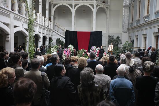 Last respects paid to ballet dancer Marina Semyonova