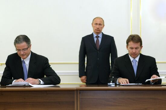 Vladimir Putin meets with Chevron management