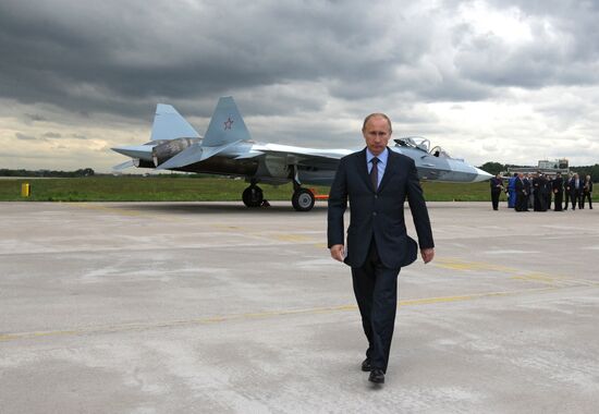Prime Minister Putin visits TsAGI in Zhukovsky