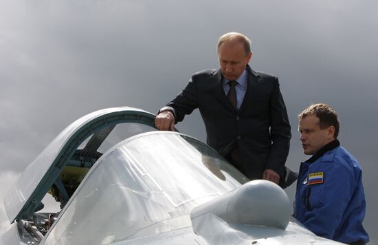 Prime Minister Putin visits TsAGI in Zhukovsky
