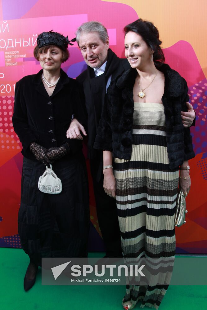 Galina Aksenyova, Veniamin Smekhov and Alika Smekhova