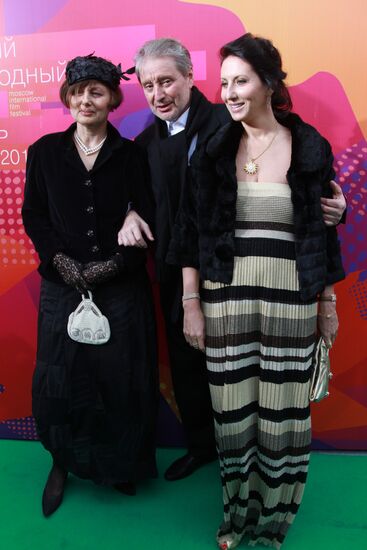 Galina Aksenyova, Veniamin Smekhov and Alika Smekhova